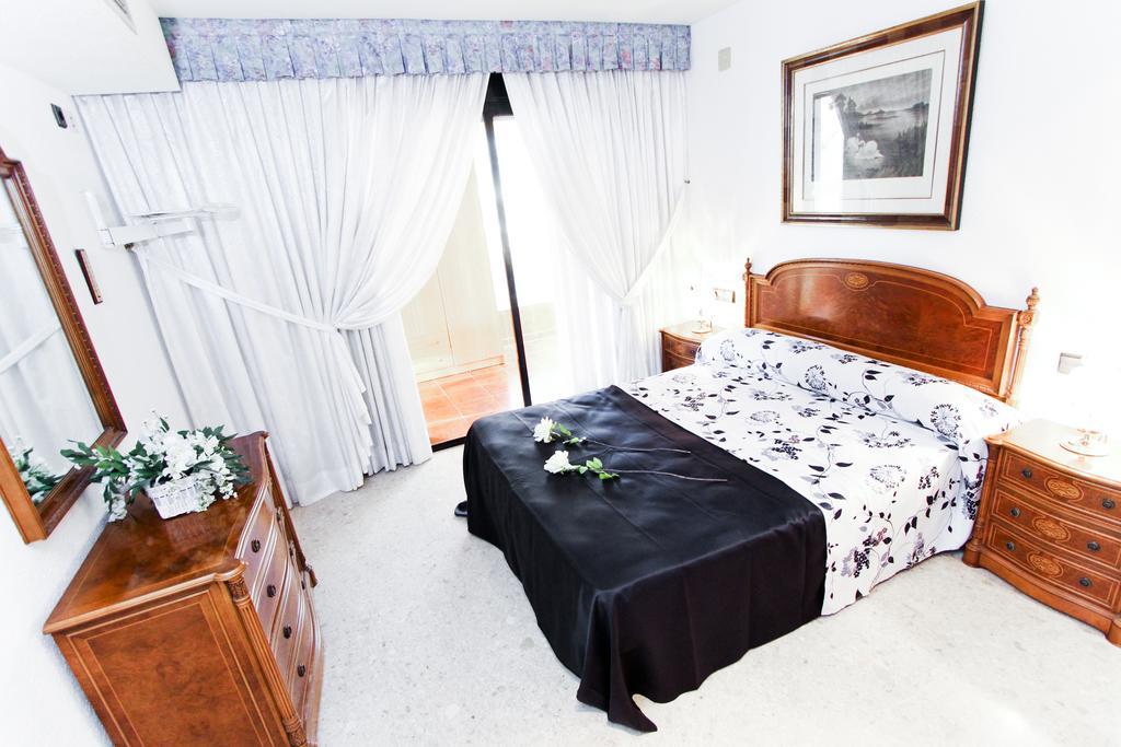 Eva Vendrell Planet Costa Dorada Apartment Salou Phòng bức ảnh